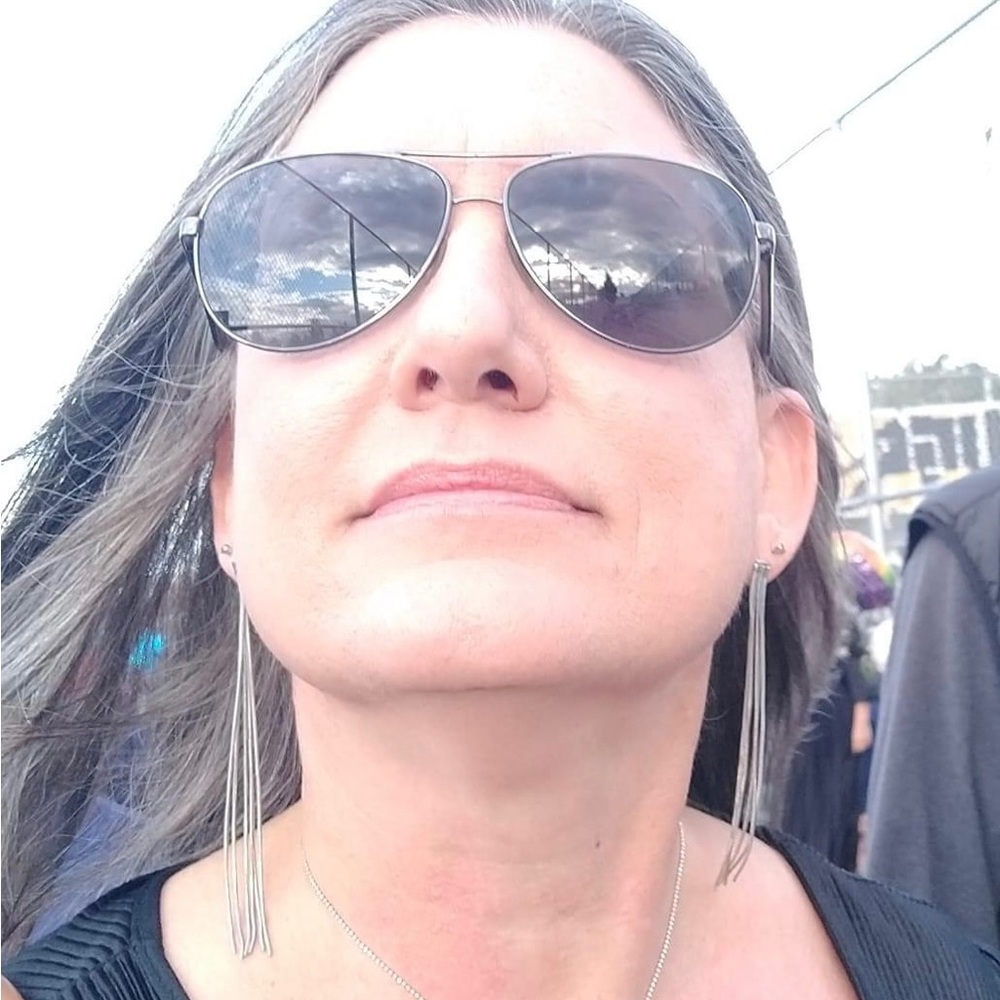 Meet your Posher, Denise